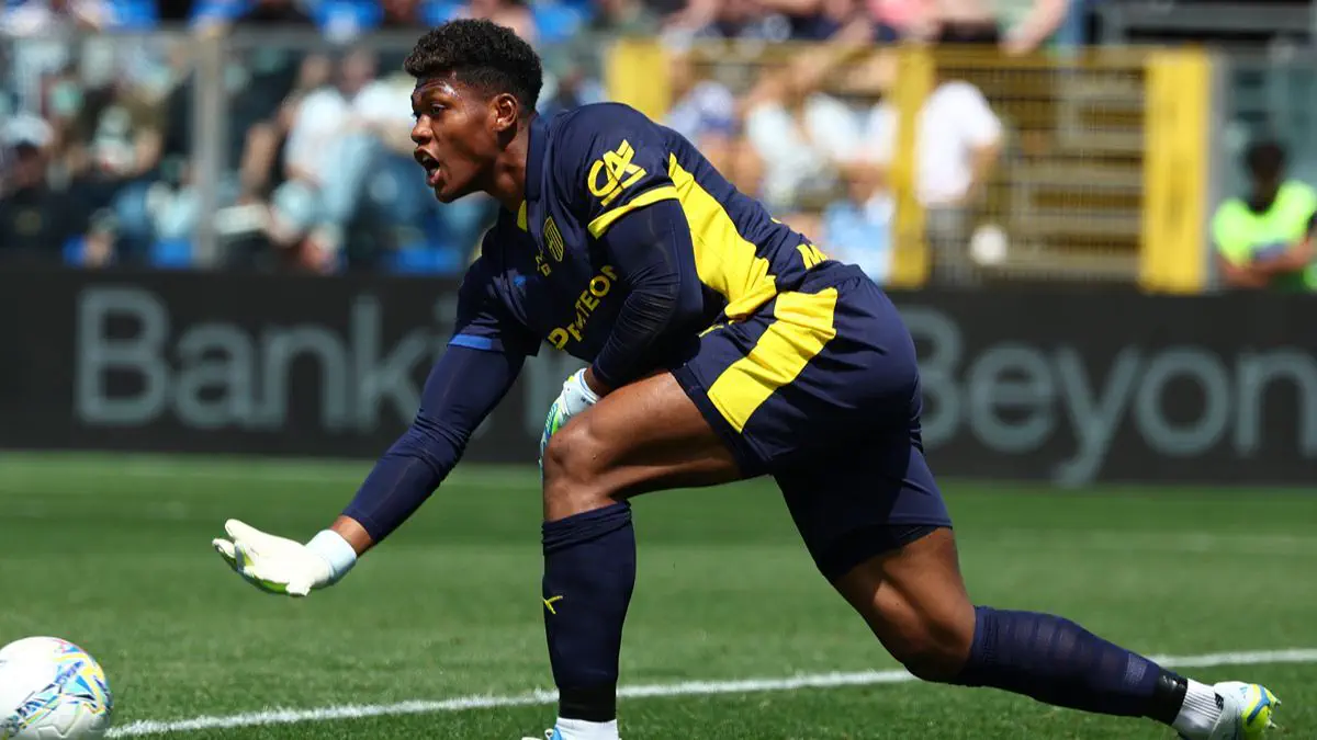 Zion Suzuki Undergoes Aston Villa Medical Ahead of Parma Move